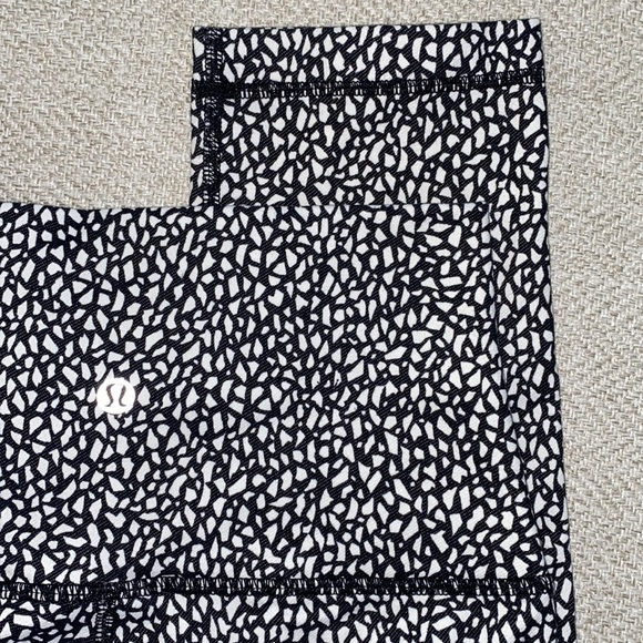 Lululemon Wunder Under Miss Mosaic High Rise Crop Leggings size 6 - Picture 6 of 8
